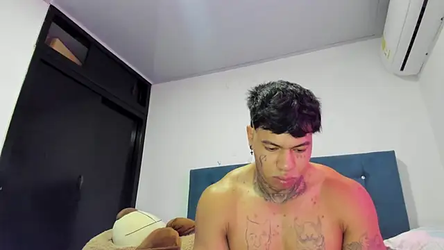 Snapshot of daamonxxx19 chatting on 8, 2, 2026 daamonxxx19 online show from 8, 2, 2026