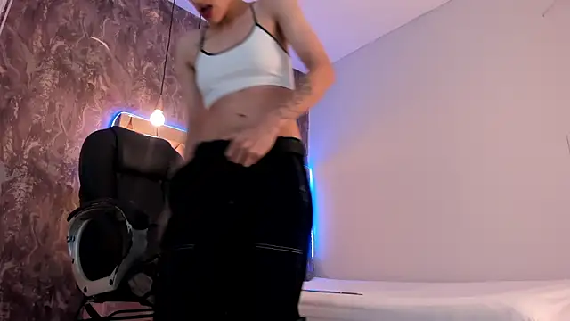 megan 100 online show from 27, 2, 2025