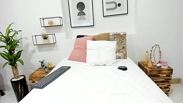 afrodita martinez online show from 28, 1, 2025