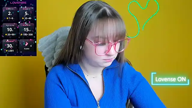 Snapshot of Evelina_GG chatting on 4, 12, 2025 Evelina GG online show from 4, 12, 2025