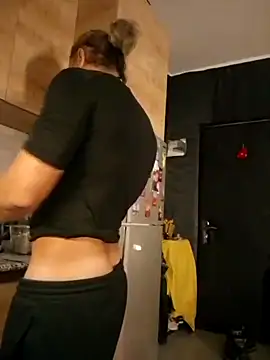 Snapshot of Lovely_milk chatting on 3, 1, 2025 Lovely milk online show from 3, 1, 2025