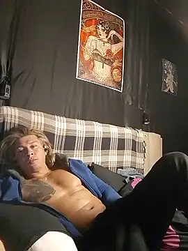 Snapshot of Lovely_milk chatting on 8, 3, 2025 Lovely milk online show from 8, 3, 2025