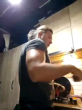 Snapshot of Lovely_milk chatting on 2, 12, 2025 Lovely milk online show from 2, 12, 2025