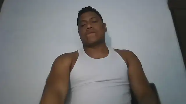 Snapshot of latinblack01 chatting on 8, 11, 2025 latinblack01 online show from 8, 11, 2025