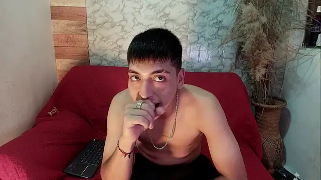 Snapshot of aaron_antonella_mds chatting on 1, 2, 2026 aaron antonella mds online show from 1, 2, 2026