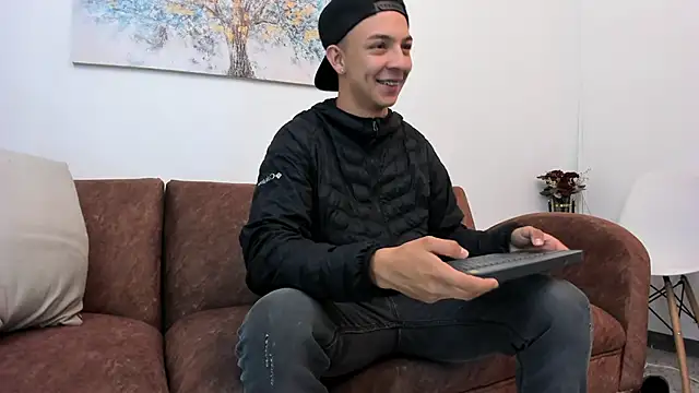 Snapshot of Samuel_Up chatting on 13, 2, 2025 Samuel Up online show from 13, 2, 2025
