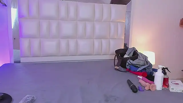 Snapshot of Alhana_pulido chatting on 18, 12, 2024 Alhana pulido online show from 18, 12, 2024