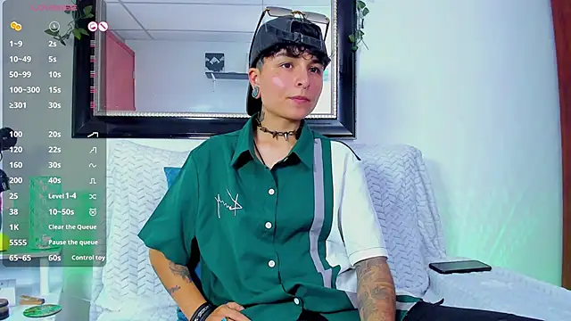 ZuryRamirez  online show from 13, 1, 2025