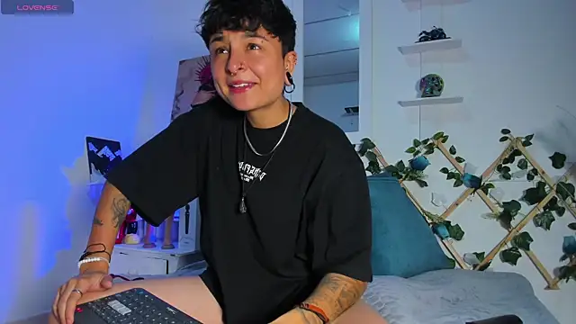 ZuryRamirez  online show from 26, 2, 2025