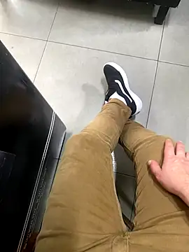 Snapshot of Hjsjsjsjjd chatting on 5, 11, 2025 Hjsjsjsjjd online show from 5, 11, 2025