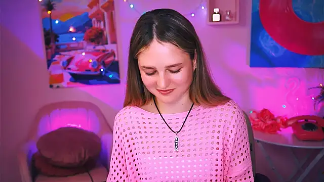 Snapshot of DeboraLarson chatting on 13, 12, 2024 DeboraLarson online show from 13, 12, 2024