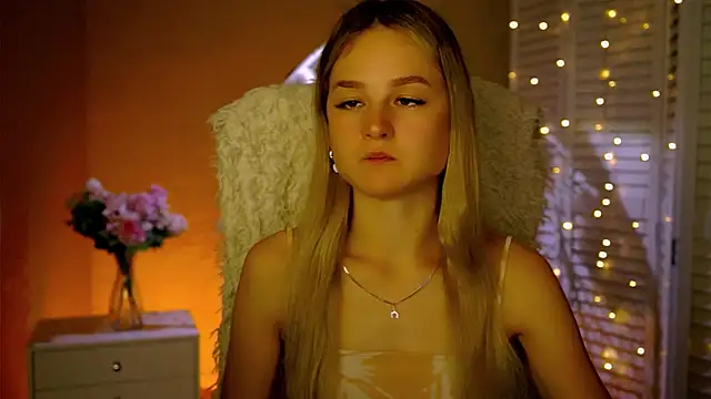 DeboraLarson online show from 25, 11, 2025