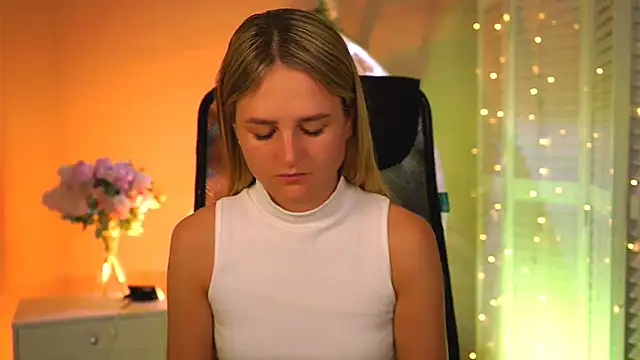 Snapshot of DeboraLarson chatting on 2, 4, 2026 DeboraLarson online show from 2, 4, 2026