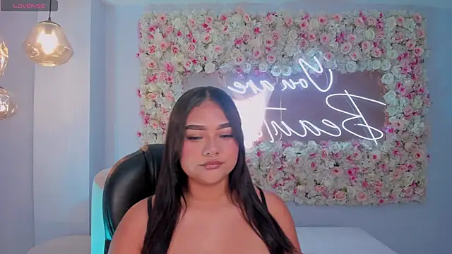 Snapshot of GabriellaLee chatting on 22, 3, 2025 GabriellaLee online show from 22, 3, 2025