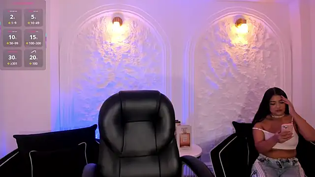 Snapshot of GabriellaLee chatting on 10, 9, 2025 GabriellaLee online show from 10, 9, 2025