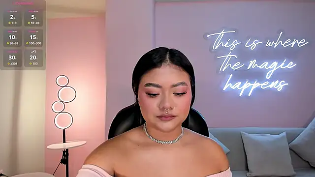 Snapshot of GabriellaLee chatting on 7, 10, 2025 GabriellaLee online show from 7, 10, 2025