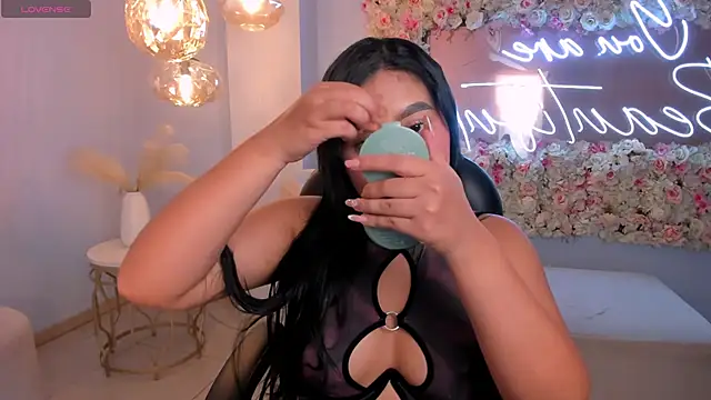 Snapshot of GabriellaLee chatting on 22, 11, 2025 GabriellaLee online show from 22, 11, 2025