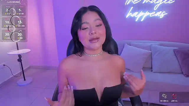 Snapshot of GabriellaLee chatting on 4, 12, 2025 GabriellaLee online show from 4, 12, 2025