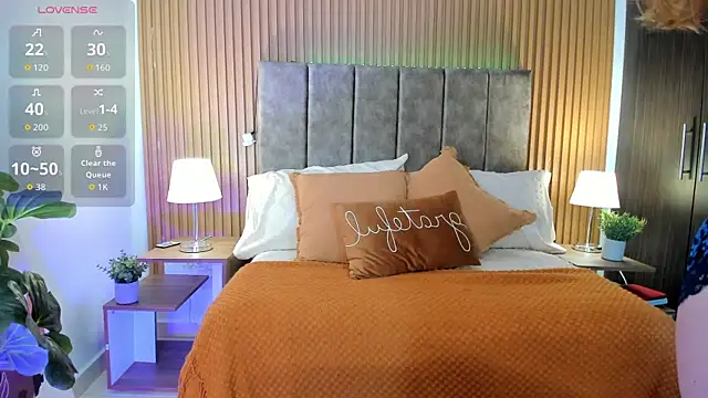 StacyWoods online show from 14, 11, 2025