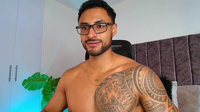 Snapshot of LiamGarcia1 chatting on 3, 10, 2025 LiamGarcia1 online show from 3, 10, 2025