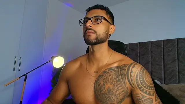 Snapshot of LiamGarcia1 chatting on 24, 11, 2025 LiamGarcia1 online show from 24, 11, 2025