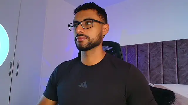 Snapshot of LiamGarcia1 chatting on 28, 11, 2025 LiamGarcia1 online show from 28, 11, 2025