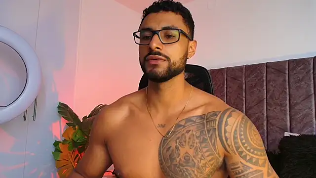 Snapshot of LiamGarcia1 chatting on 3, 12, 2025 LiamGarcia1 online show from 3, 12, 2025