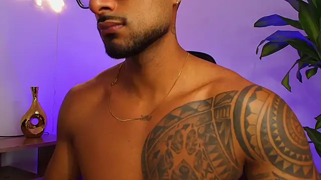 Snapshot of LiamGarcia1 chatting on 15, 12, 2025 LiamGarcia1 online show from 15, 12, 2025