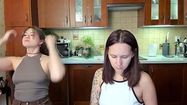 Snapshot of HotCaramellsTV chatting on 13, 4, 2026 HotCaramellsTV online show from 13, 4, 2026