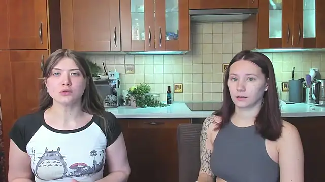 Snapshot of HotCaramellsTV chatting on 30, 4, 2026 HotCaramellsTV online show from 30, 4, 2026