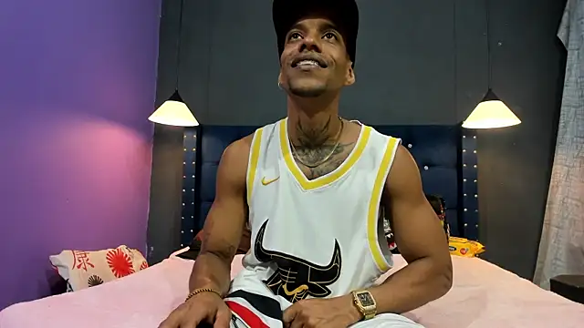 Snapshot of Salomon_koude chatting on 8, 10, 2025 Salomon koude online show from 8, 10, 2025