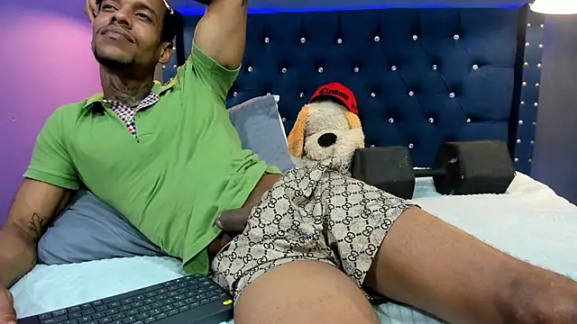 Snapshot of Salomon_koude chatting on 12, 11, 2025 Salomon koude online show from 12, 11, 2025