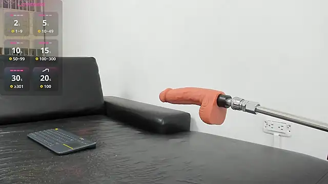 ElisabethMassey online show from 9, 11, 2025