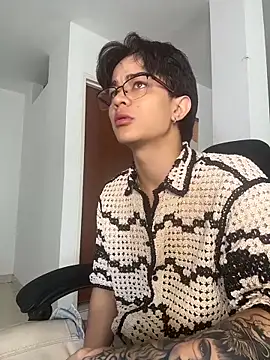 Snapshot of ajordanR chatting on 5, 4, 2026 ajordanR online show from 5, 4, 2026