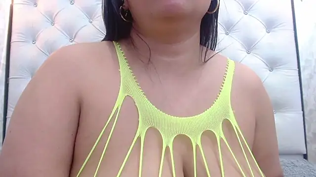 Snapshot of NahomiFireSex chatting on 10, 1, 2025 NahomiFireSex online show from 10, 1, 2025