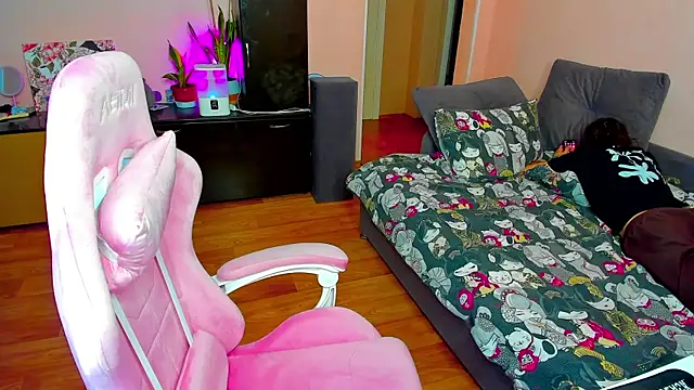 Snapshot of ameli_moon chatting on 28, 10, 2025 ameli moon online show from 28, 10, 2025