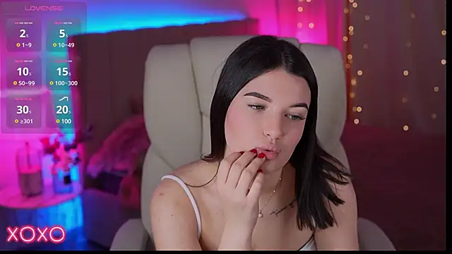 YourLolaBunny online show from 8, 3, 2025