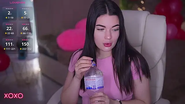 YourLolaBunny online show from 14, 2, 2026