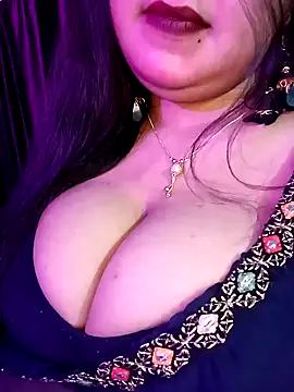 Suhanakhan00 online show from 31, 1, 2025