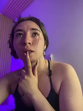 Snapshot of Sophie_LS chatting on 2, 2, 2025 Sophie LS online show from 2, 2, 2025