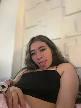 Snapshot of Sophie_LS chatting on 5, 3, 2025 Sophie LS online show from 5, 3, 2025