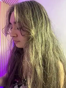 Snapshot of Sophie_LS chatting on 5, 3, 2025 Sophie LS online show from 5, 3, 2025