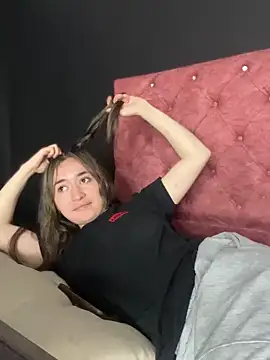 Snapshot of Sophie_LS chatting on 13, 3, 2025 Sophie LS online show from 13, 3, 2025