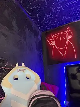 Snapshot of Sophie_LS chatting on 25, 10, 2025 Sophie LS online show from 25, 10, 2025