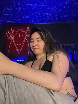 Snapshot of Sophie_LS chatting on 1, 11, 2025 Sophie LS online show from 1, 11, 2025