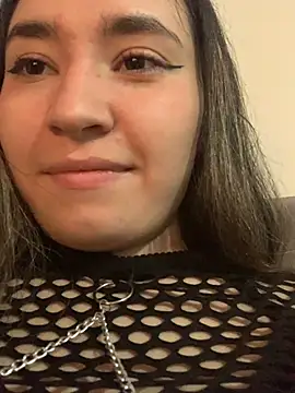 Snapshot of Sophie_LS chatting on 11, 11, 2025 Sophie LS online show from 11, 11, 2025