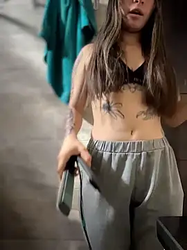 Snapshot of Sophie_LS chatting on 25, 11, 2025 Sophie LS online show from 25, 11, 2025