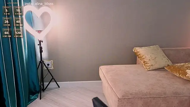 Alinablisskiss online show from 6, 2, 2025