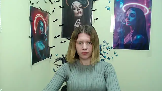 Snapshot of StellaCRL chatting on 8, 3, 2025 StellaCRL online show from 8, 3, 2025