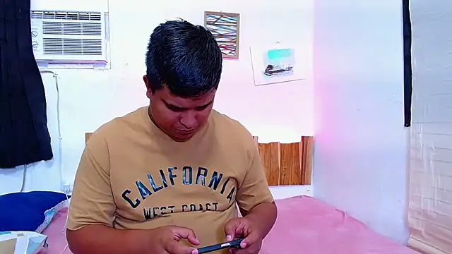 Snapshot of lucasandSofi chatting on 2, 11, 2025 lucasandSofi online show from 2, 11, 2025